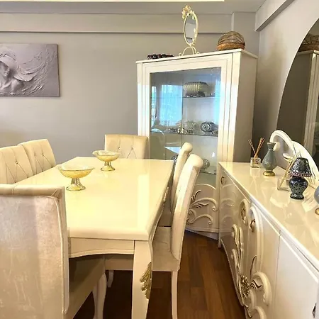 Apartment Florya Da 3+1 Lux Keyifli Bahceli Daire