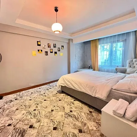 Apartment Florya Da 3+1 Lux Keyifli Bahceli Daire